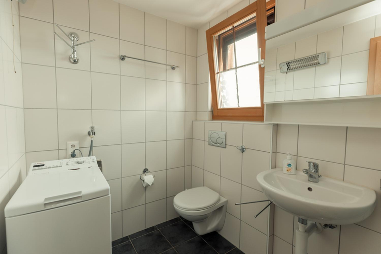 Bathroom 2, Guesthouse la Moliere***, La Broye