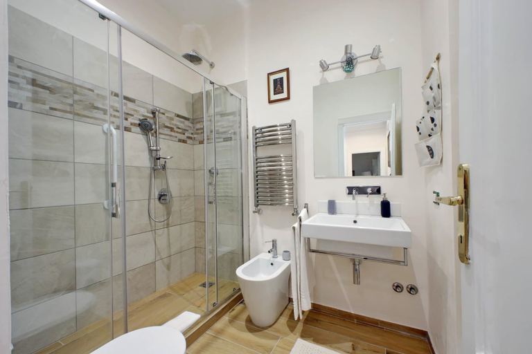 Room 5, Treasurerome Opera Trevi Green Suite 2BR, Rome