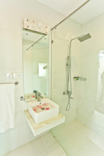 Bathroom 4, Golden Star Beach Hotel, Negombo