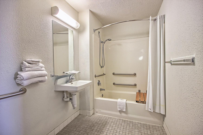Bathroom 5, Motel 6 Porterville, CA, Tulare