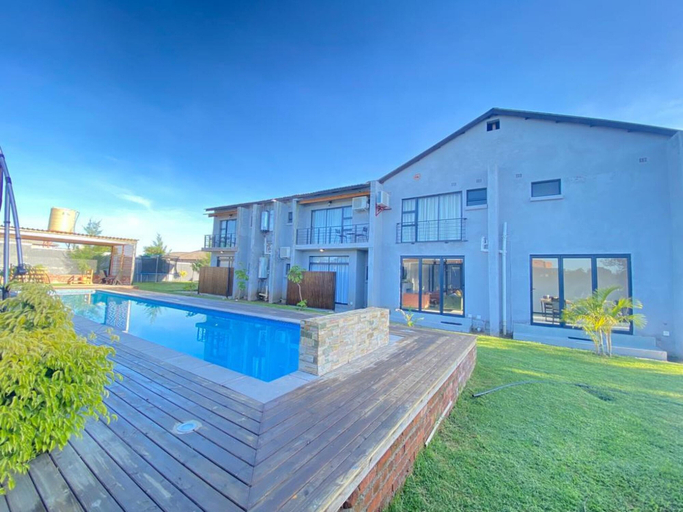 Room 3, Luxurious Mangethe Suite - 2206, Bulawayo