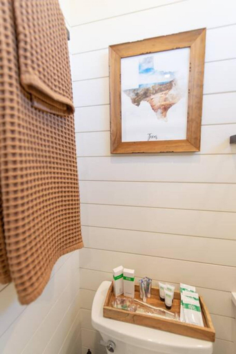 Bathroom 4, New Longhorn Stunning Container Home-in Alpine, Brewster