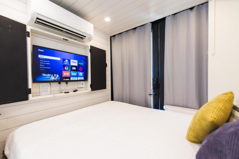 Bedroom 4, Romantic Container Home-the Honeycomb, McLennan
