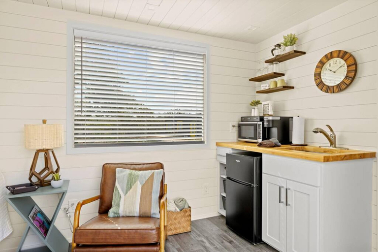 Room 5, New The Sunset Luxury Container Home, Gillespie