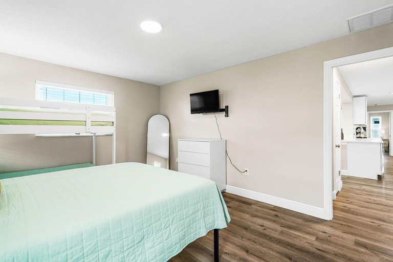 Room 2, Heated Pool Hot tub Clearwater Dunedin Pet Friendly, Pinellas