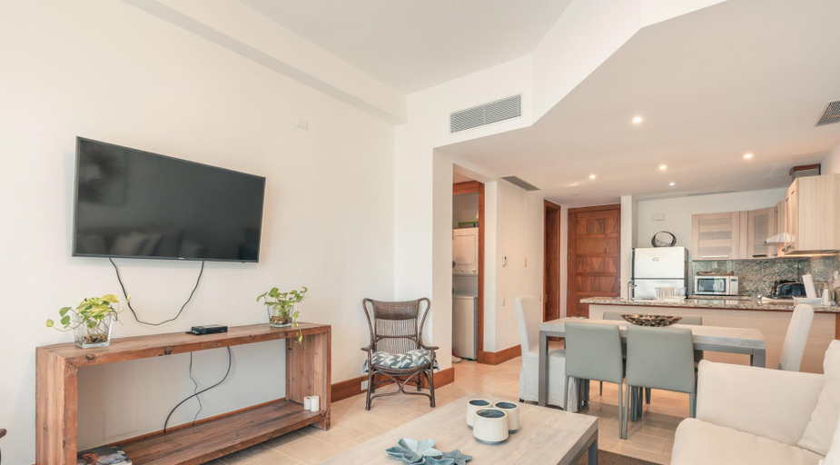 Room 3, Elegant 1BR Casa de Campo Retreat w Garden Views, La Romana