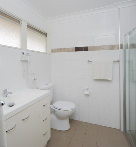 Bathroom 7