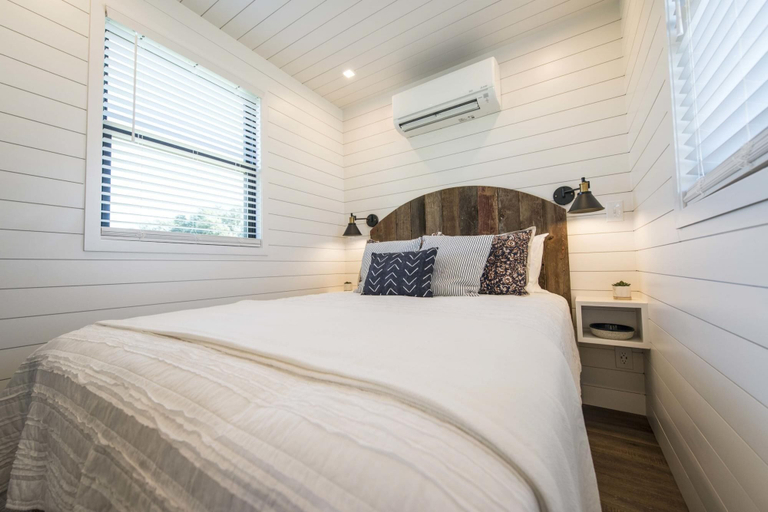Room 2, The Meadows Container Home in Country Setting, McLennan