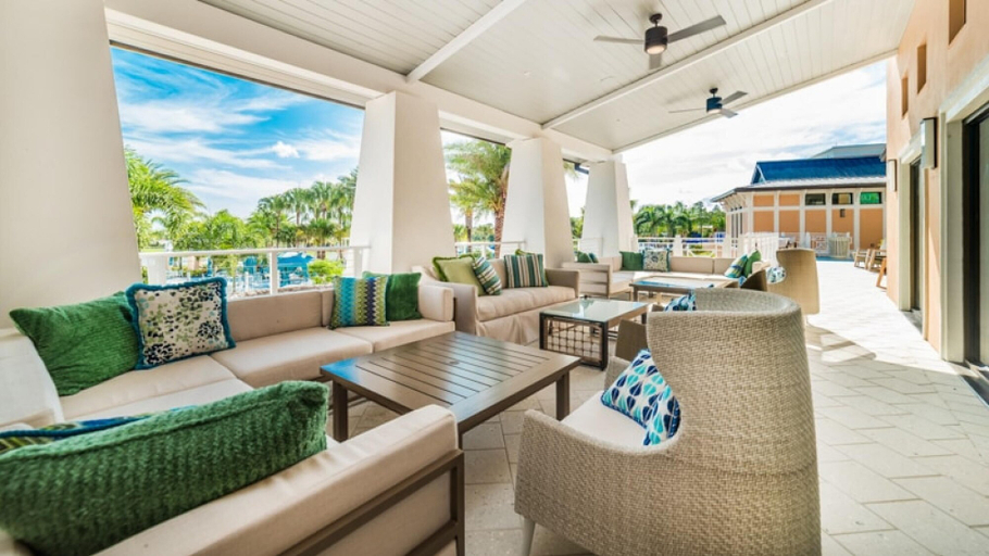 Room 3, Luxury Town Home With Splash Pool in Solara Resort, Osceola