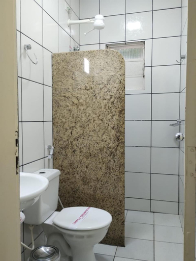 Bathroom 4, Hotel American, Ariquemes