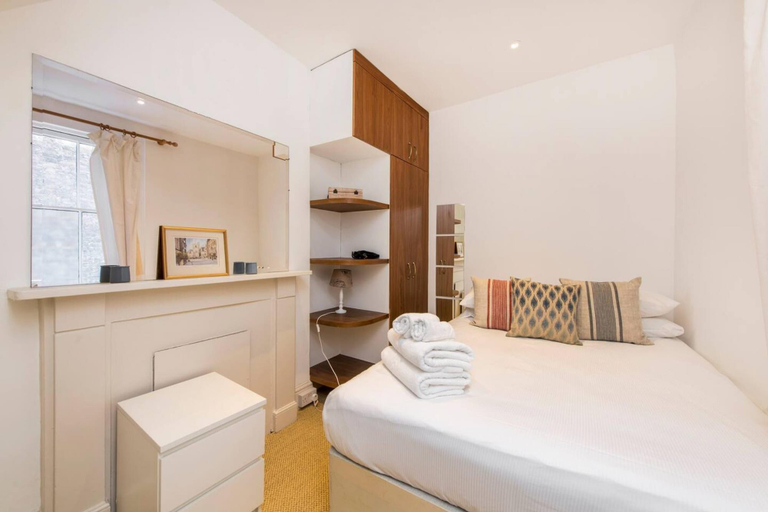 Others 4, 2-bed Flat in Paddington Near Hyde Park, London