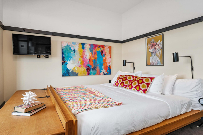 Room 2, Kasa Classic Studio Inviting Neighborhood Exciting Sights The Maverick, Allegheny