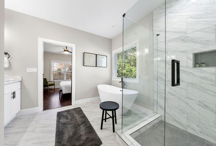 Room 2, Twin Homes - 8 Bedroom Retreat In Central ATL, Atlanta