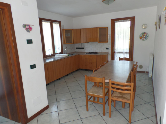 Room 4, Marilena in Bibione With 3 Bedrooms and 2 Bathrooms, Venezia