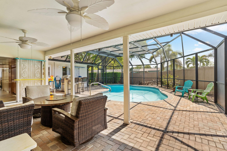 Others 4, Heated Pool Home Pool Table Spacious Family, Pinellas