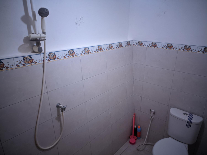 Bathroom 11