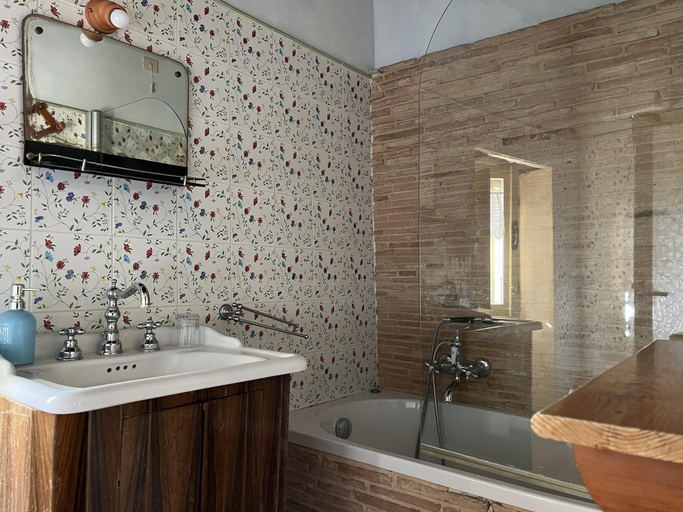 Bathroom 5, Preta Nera Kihlgren in Giuliano di Roma, Frosinone