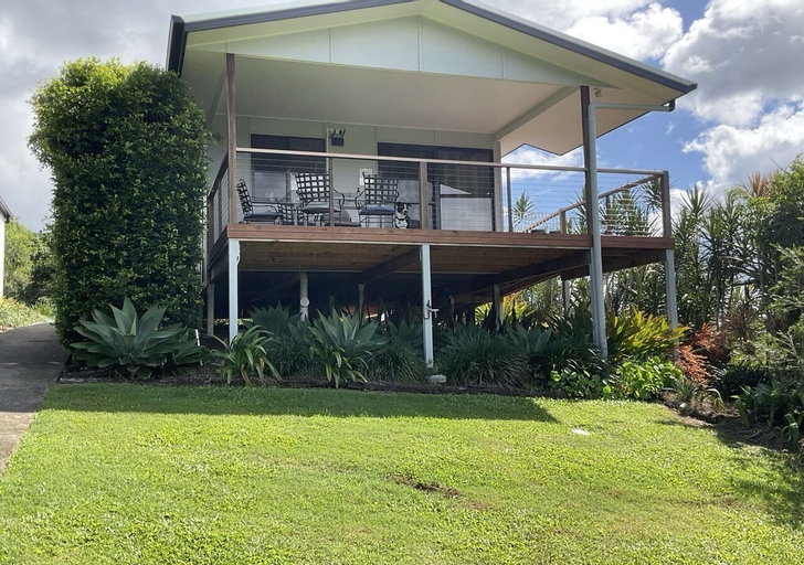 Exterior 4
