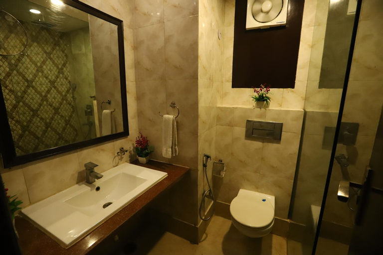 Bedroom 4, Hotel Palm Grand Naraina New Delhi - Couple Friendly Local IDs Accepted, West