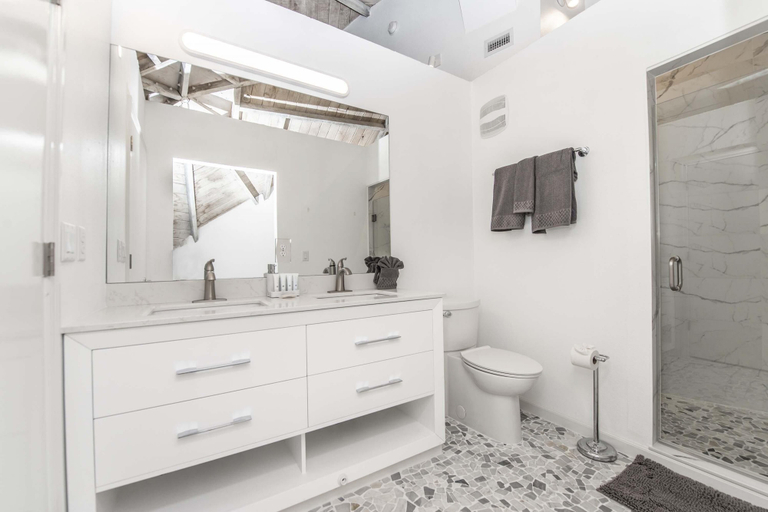 Bathroom, Sumner Lake House 2 Bedrooms, Lake