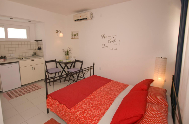 Others 5, Apartments Barka, Tučepi