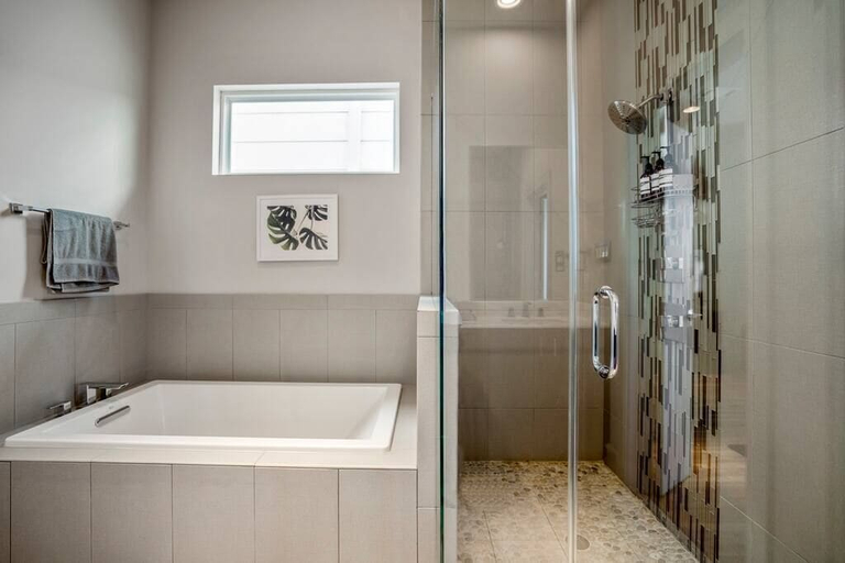 Bathroom 4, Luxury Downtown Getaway With Breathtaking Views, Houston