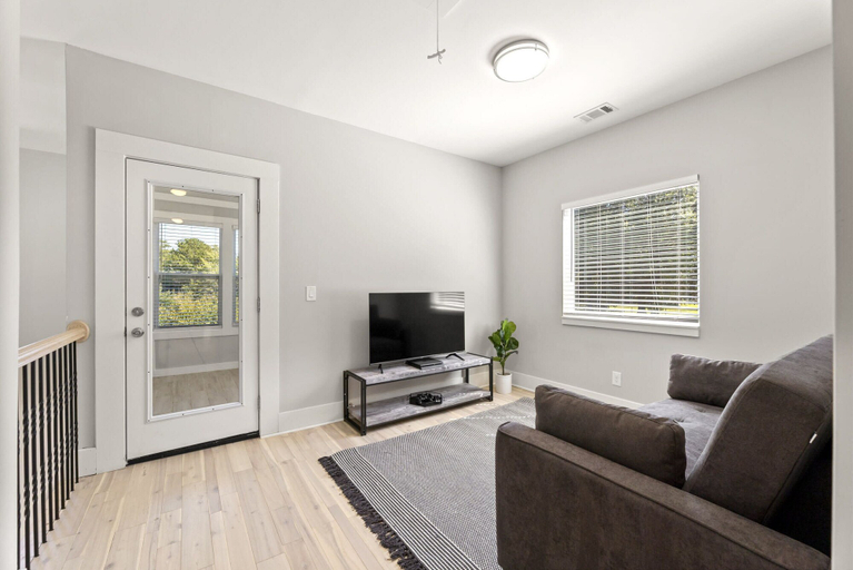 Room 5, Twin Homes - 8 Bedroom Retreat In Central ATL, Atlanta