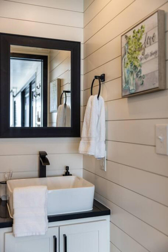 Bathroom 5, New Wilderness Hideout-cozy Container Home, Gillespie