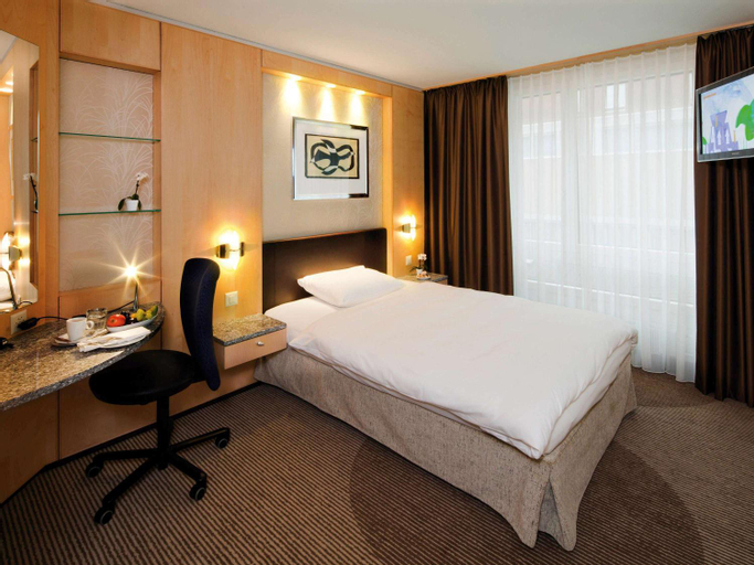 Bedroom 27