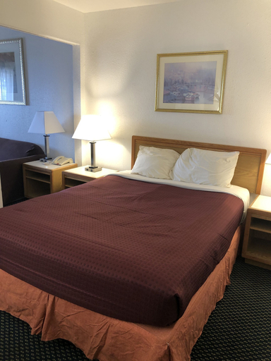 Bedroom 2, Four Winds Motel, Lincoln