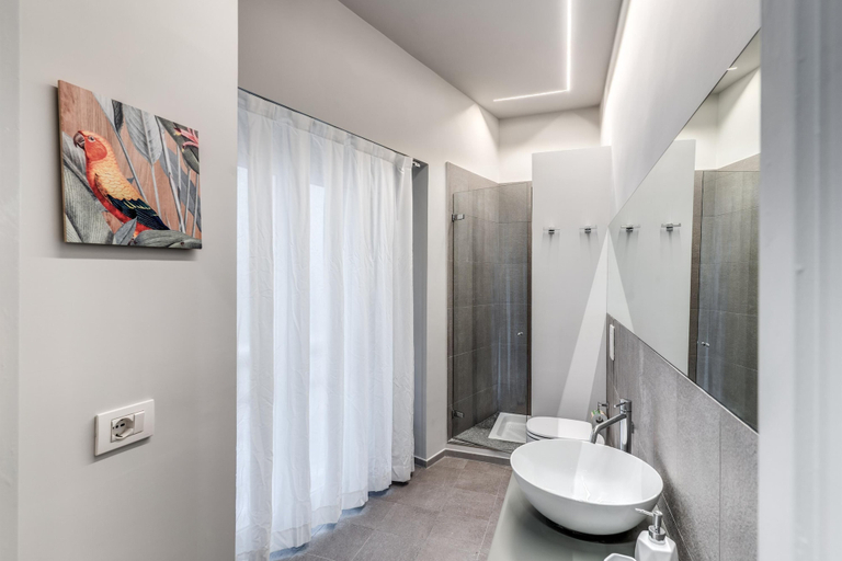 Bathroom 5, Grey Diamond in Naples, Napoli