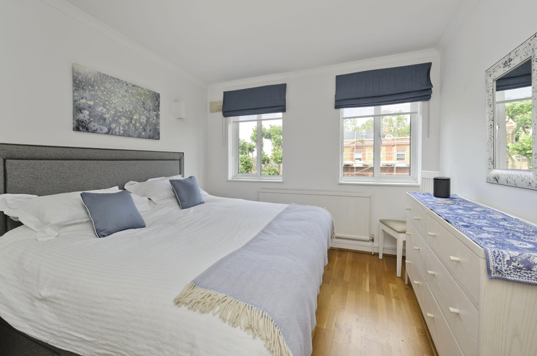 Bedroom 3, Elegant 2 bed Flat Earls Court, London