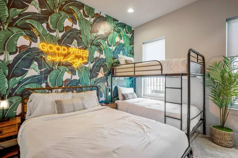 Bedroom 4, Luxury Downtown Getaway With Breathtaking Views, Houston