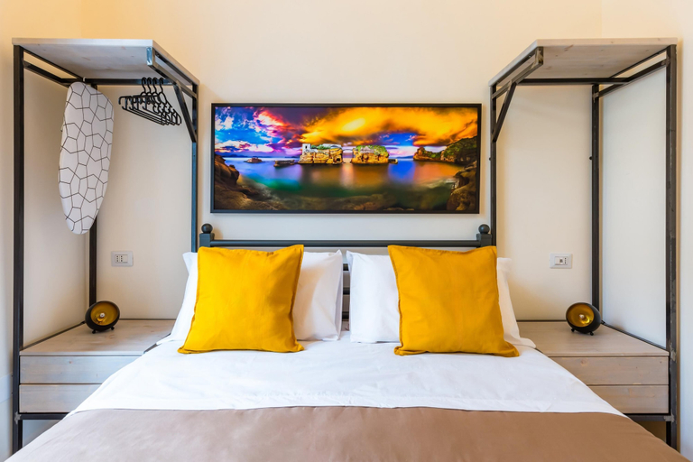 Room 2, Central Station - Apartments Suites - Gaiola, Napoli