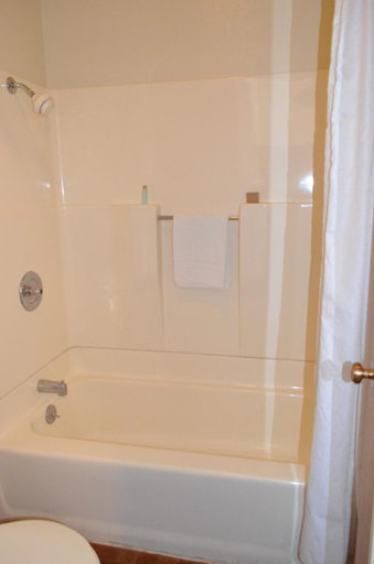 Bathroom 4, National 9 Inn Wellington, Carbon