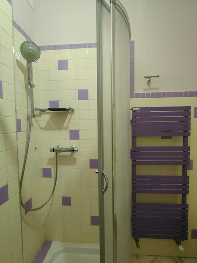 Bathroom 2, Marconi House, Teramo