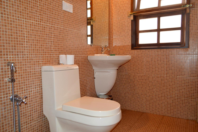 Bathroom 4, Villa Theresa Beach Resort, North Goa