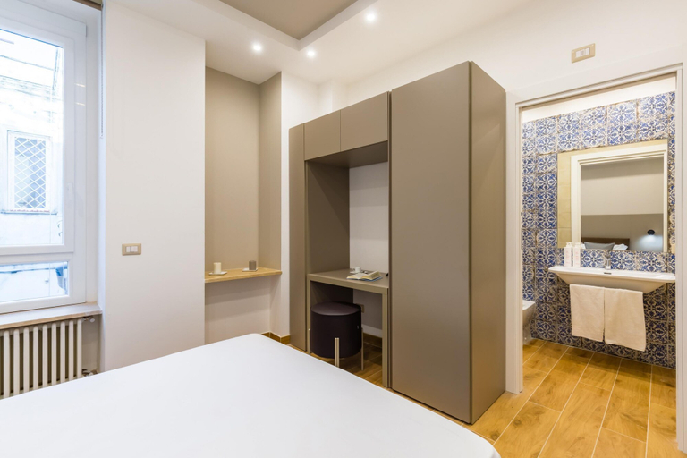 Room 2, Colonna Apartment 4 by Wonderful Italy, Napoli