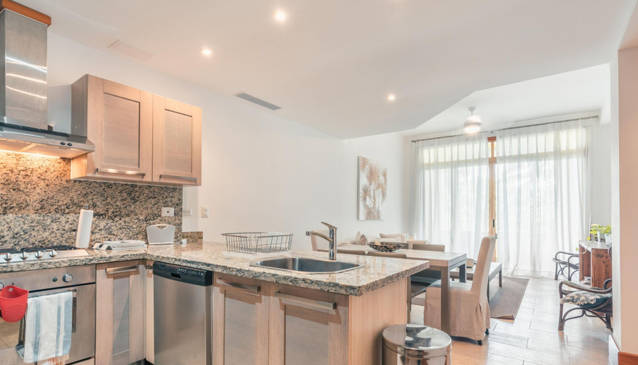 Room 2, Elegant 1BR Casa de Campo Retreat w Garden Views, La Romana