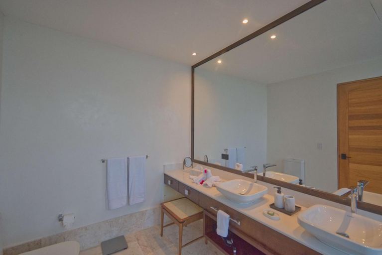 Room 3, Modern Villa With Full Service Staff Close to Beach and Golf, Salvaleon de Higuey