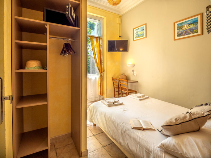 Bedroom 2, Altera Roma Hotel, Vaucluse