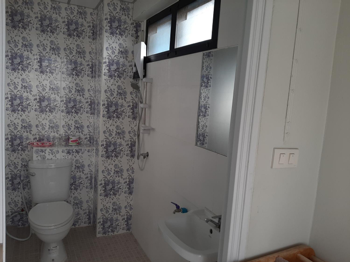 Bathroom 7