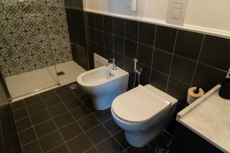 Bathroom 3, Domus Sibyllina, Palazzo Cavalcanti, Napoli