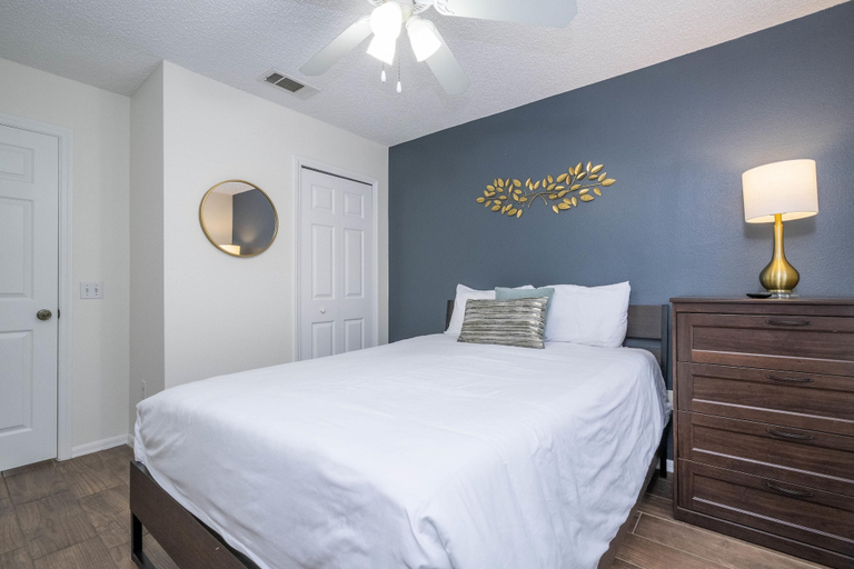 Room 5, Marvelous 3Bd w Jacuzzi at Terra Verde Resort 4757, Osceola