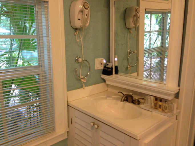 Bathroom 2, Mango Inn Bed and Breakfast, Palm Beach