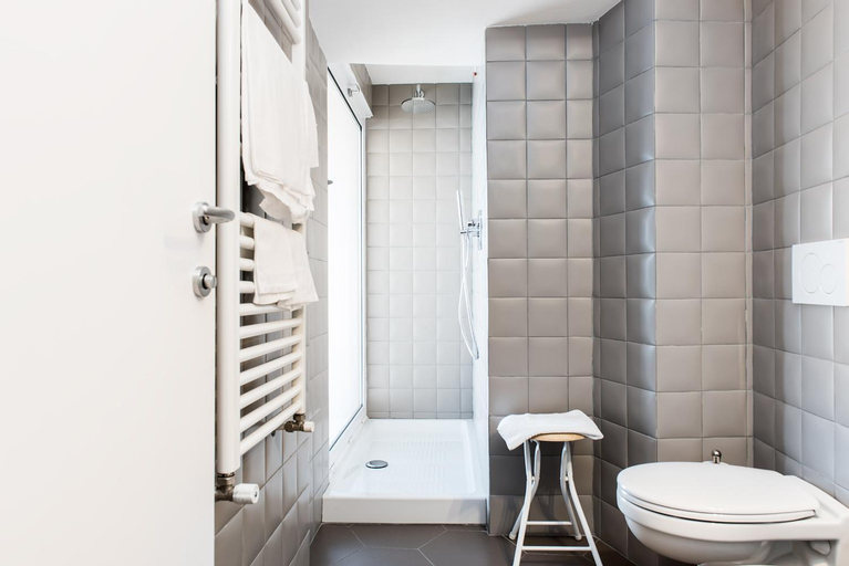 Bathroom 19