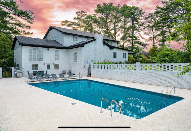 Primary image, Mansion With Private Pool Bsktball Tennis Courts, Fayette