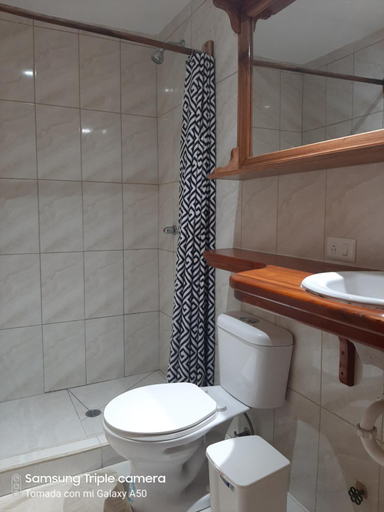 Bathroom 3, Hotel La Vista, Sucre