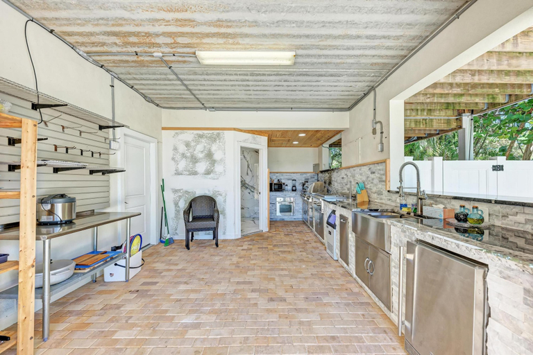 BBQ/picnic area, Serenity Cottage in Anna Maria, Manatee
