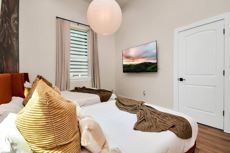 Bedroom 3, The Oasis Checkmate HTX Rooftop, Houston